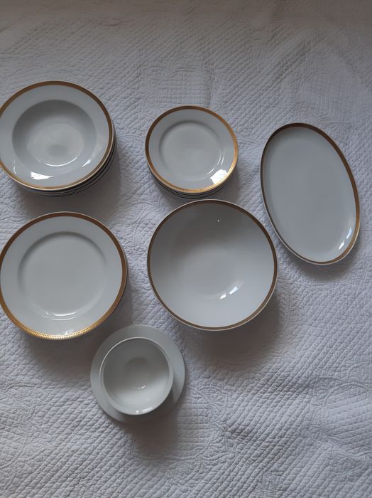 Porcelanowy zestaw obiadowy Kahla  – lata 70/80– złote zdobienia