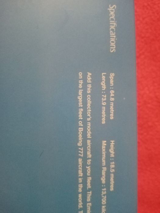 Avião modelo Emirates Boeing 777-300ER