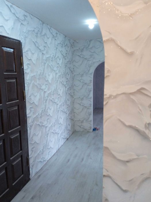 Поклейка шпалер .