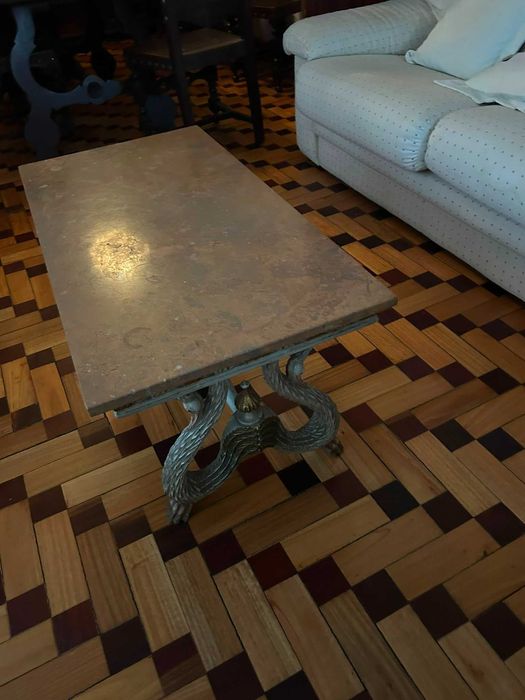 Conjunto de mesa mais cadeiras antigas