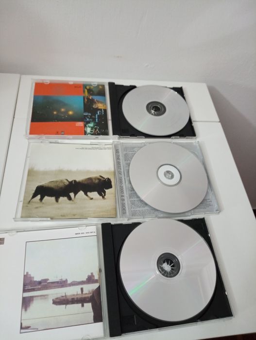 3 albuns U2 - Under A Blood Red Sky; Best of 1990 a 2000; October