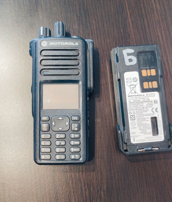 Продам рація  Motorola DP4801 б\у + гарнітура