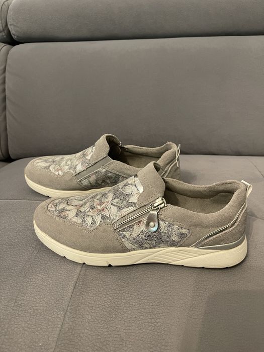 Buty zamszowe Monnari roz. 40 na szeroka stope, jak nowe