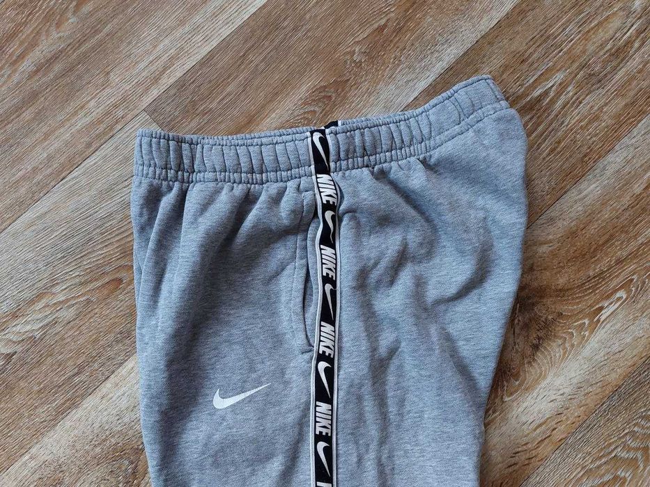 Мужские спортивные штаны Nike Fleece Jogger с лампасами
