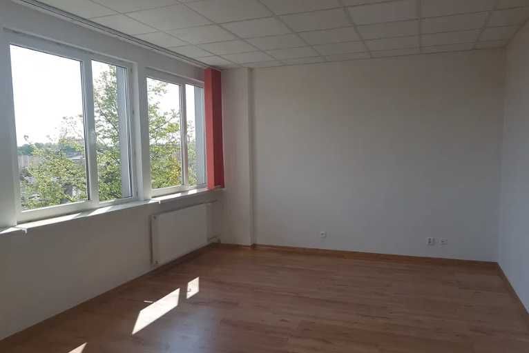 Ursus biurowiec, lokale od 14 do 100 m2