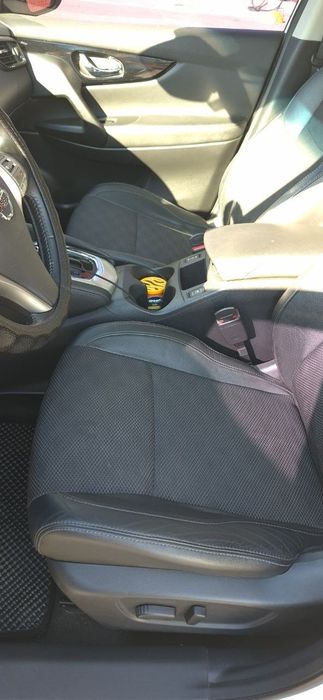 Nissan Qashqai. .