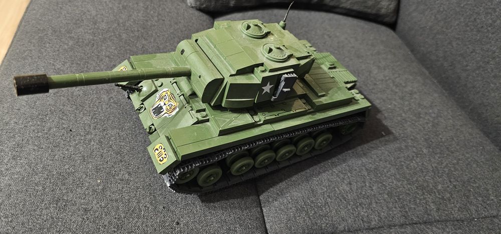 Czołg z klocków Cobi