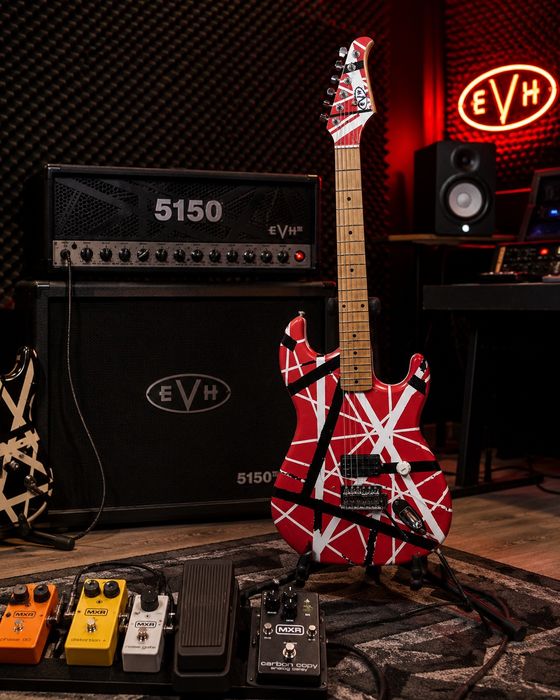 Guitarra estilo EVH “Frankenstrat” – Custom | Excelente estado