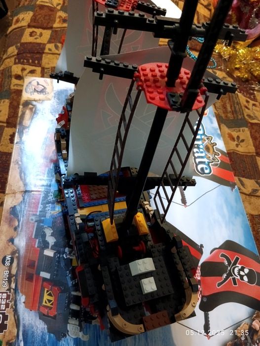 Лего піратський корабль