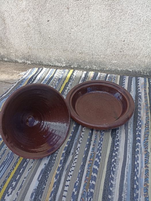 Potes em barro pintado