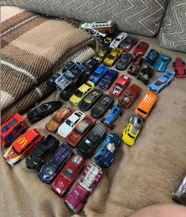 Машинки Hot Wheels, набір 39 штук