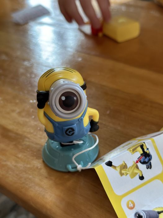 Кіндер максі міньони 2024 посіпаки minions kinder maxi