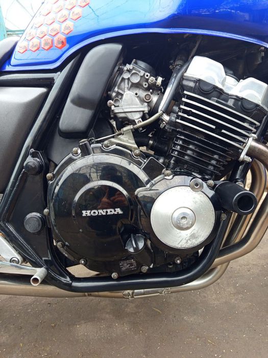 Продаю мотоцикл Honda cb 400