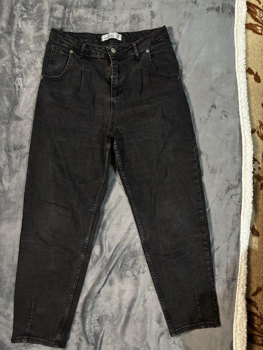 Чорні джинси мом, жіночі.