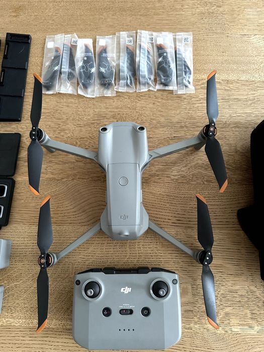 Квадрокоптер DJI Mavic Air 2S Fly Combo