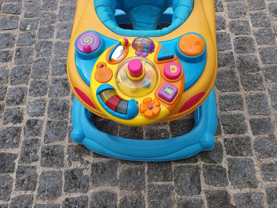 Andarilho bebé com atividades