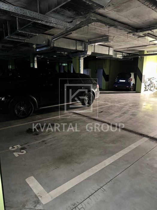 Продаж паркомісця в підземному паргінгу Версаль Парк