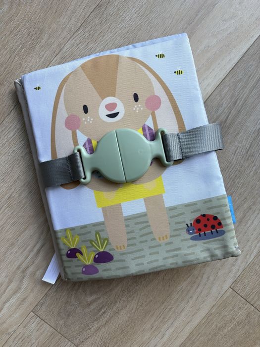 Розвиваюча м'яка книжка Taf Toys Сад у місті Бізібук Зайця