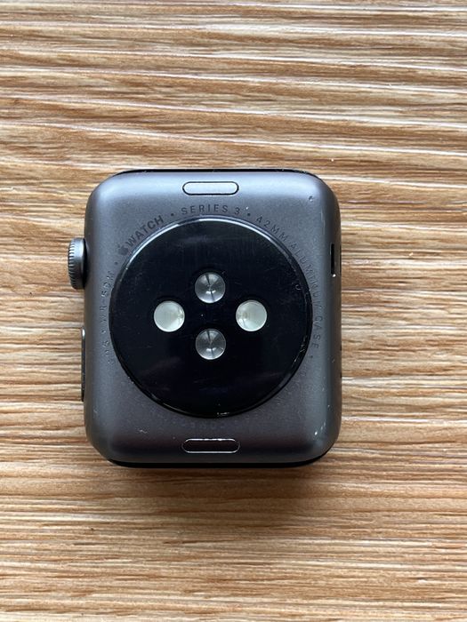 PACK APPLE: iPhone 13 (128GB) + Apple Watch Series 3 (42mm GPS)