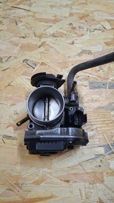Дросельна заслінка VW Golf 4 Bora Skoda Octavia Tour Audi A3 1.6 AKL AEH 06A133064J / Дроссель VAG