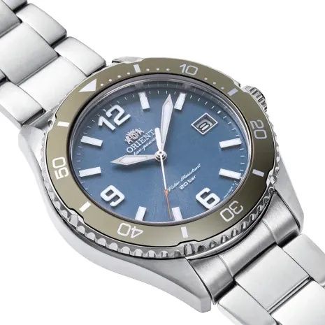 Orient Kamasu SOLAR RA-WJ0002L (39.9 mm) 200 m. WR, safira