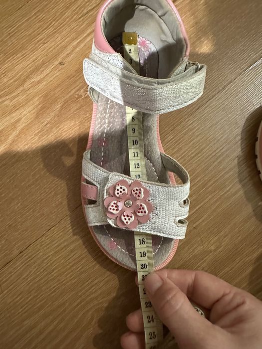 Біло-рожеві босоніжки 31 розмір, 20 см по устілці