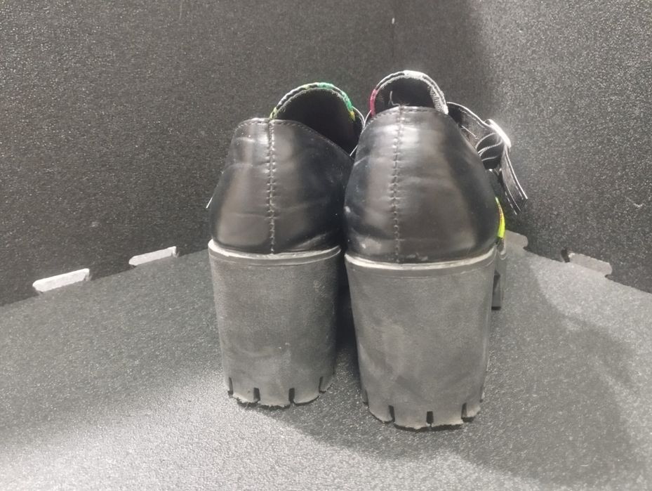 Жіночі туфлі на підборах