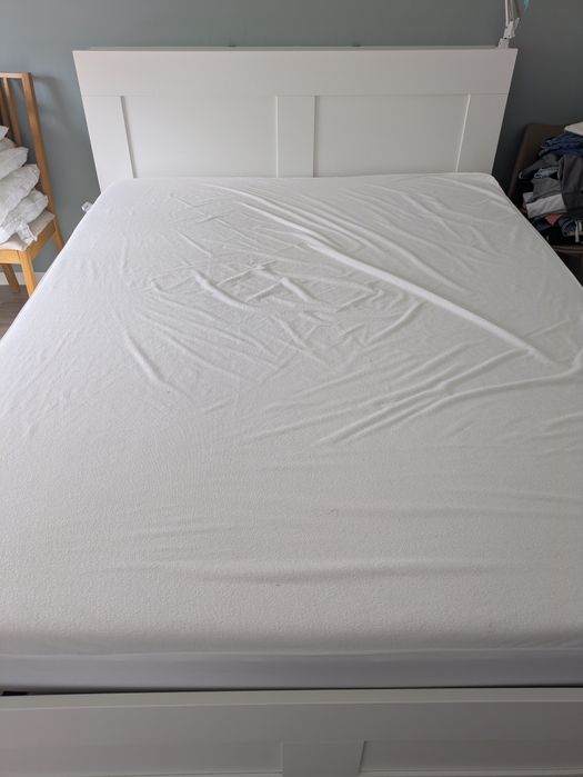 Cama Brimnes IKEA com cabeceira e estrado Lonset