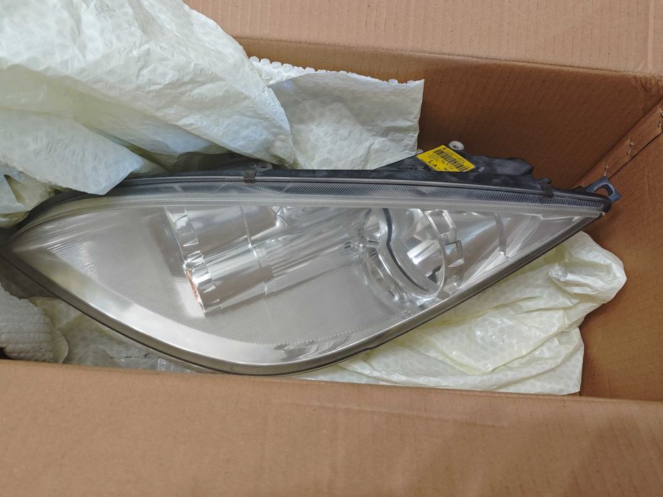 Farol esquerdo para Mitsubishi colt z30 quase novo