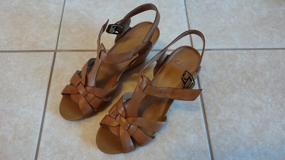 Sandały skórzane damskie Clarks rozm.38