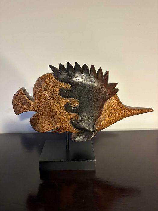 Estatuetas em Madeira