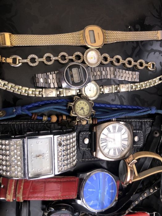 Часы на руку женские.