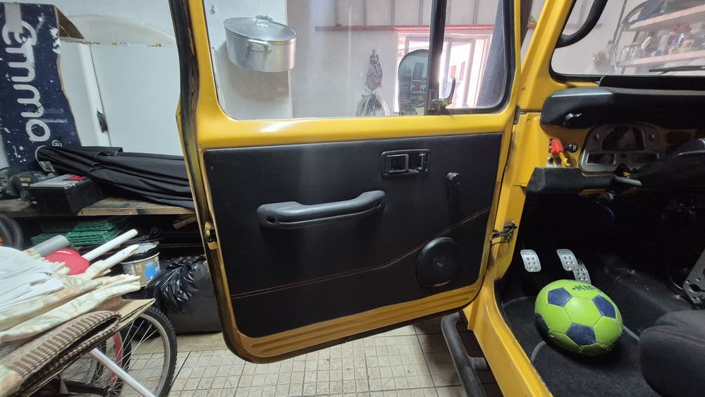 Land Cruiser BJ40 com extras