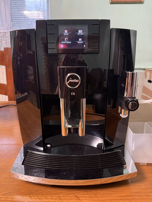 Кавомашина Jura E8 (EB) Piano Black