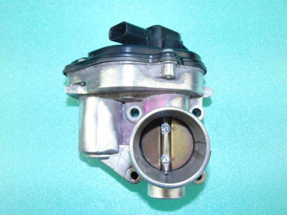 Przepustnica Focus MK2 1,4 1,6 VR2S6U-9E927-FC