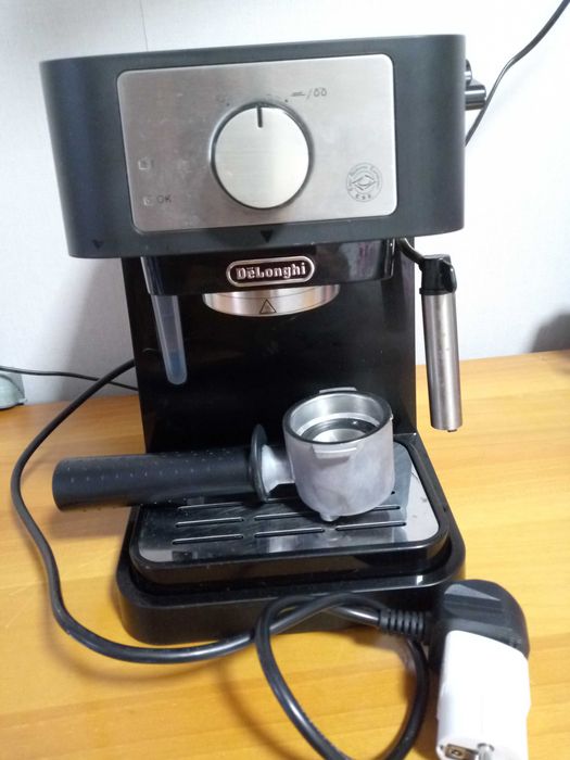 Кавоварка ріжкова Delonghi Stilosa EC260.BK
