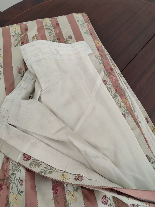 Cortinados de cetim - portiers