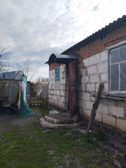 Продам будинок під ремонт у Нововодолазькому  районі Харківської облас