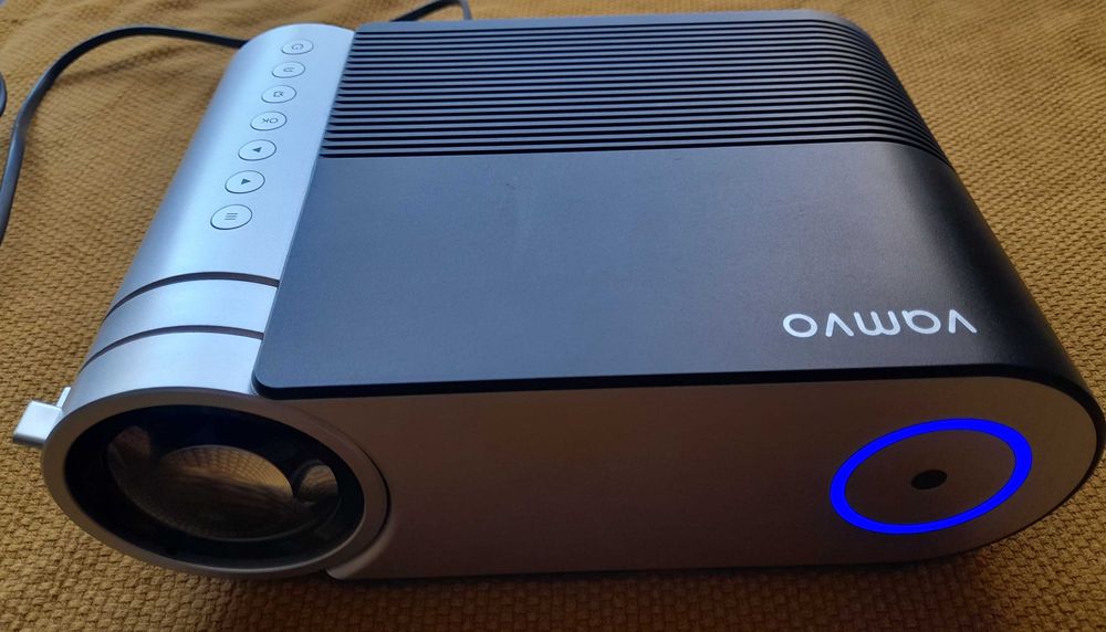 Портативний відеопроектор Vamvo L4200.