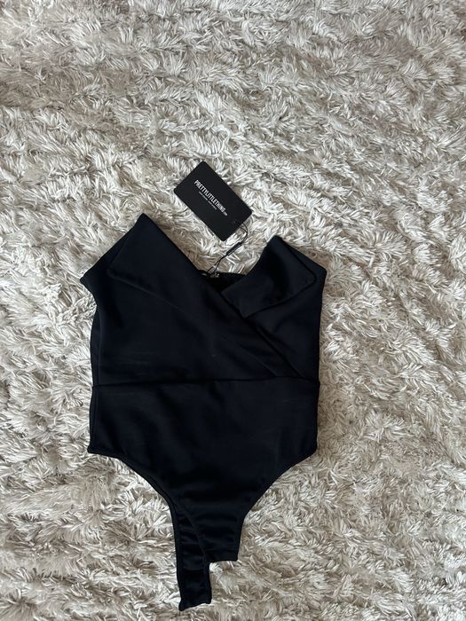 Боді з голими плечима новий