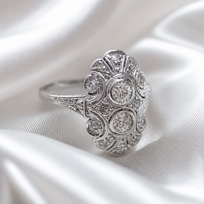 Pierścionek Art Deco z diamentami naturalnymi 0.50 CT