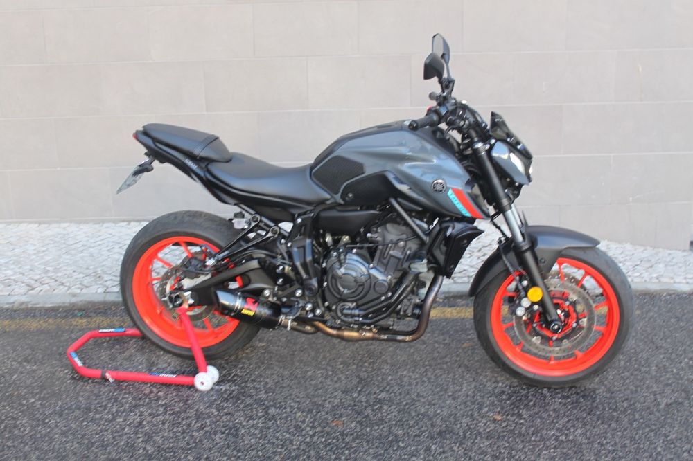 Yamaha MT-07 55kw apenas 2100km