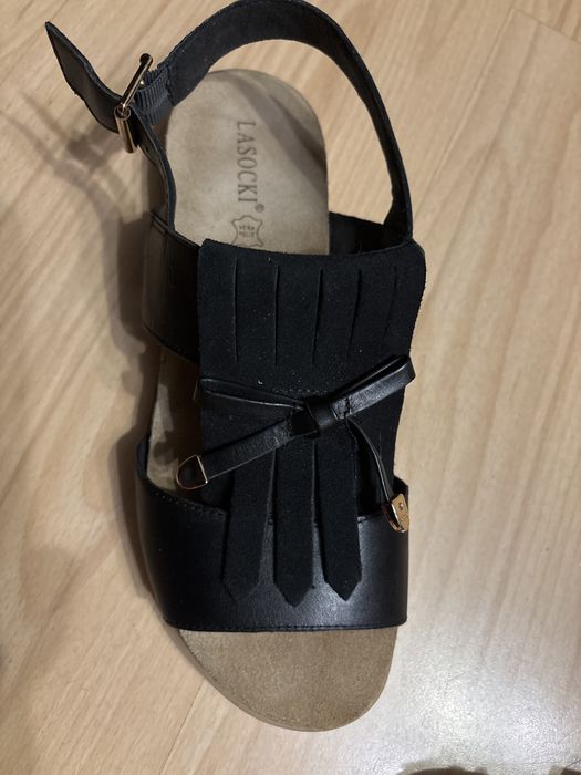 Czarne sandały Lasocki
