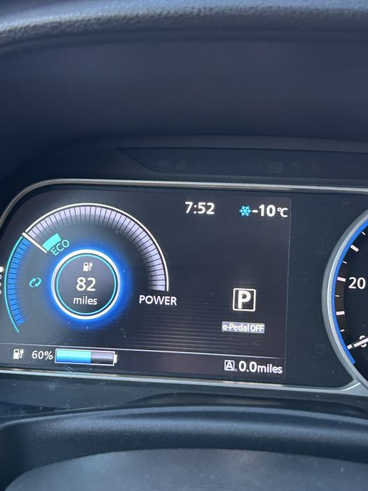 Нісан ліф 2024 року