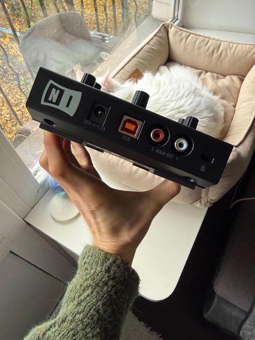 Контролер Native Instruments, Traktor Z1