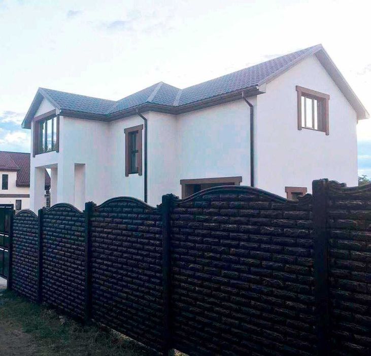 Гарний двоповерховий будинок, без внутрішніх робіт в Малій Данилівці