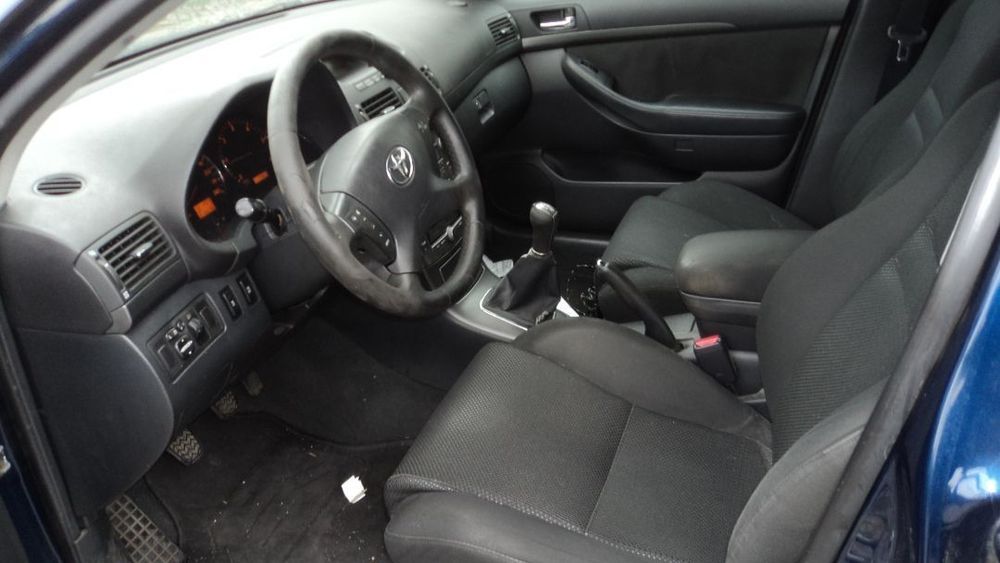 Toyota Avensis Wagon 2.0 D-4D Sol 2003 - Para Peças