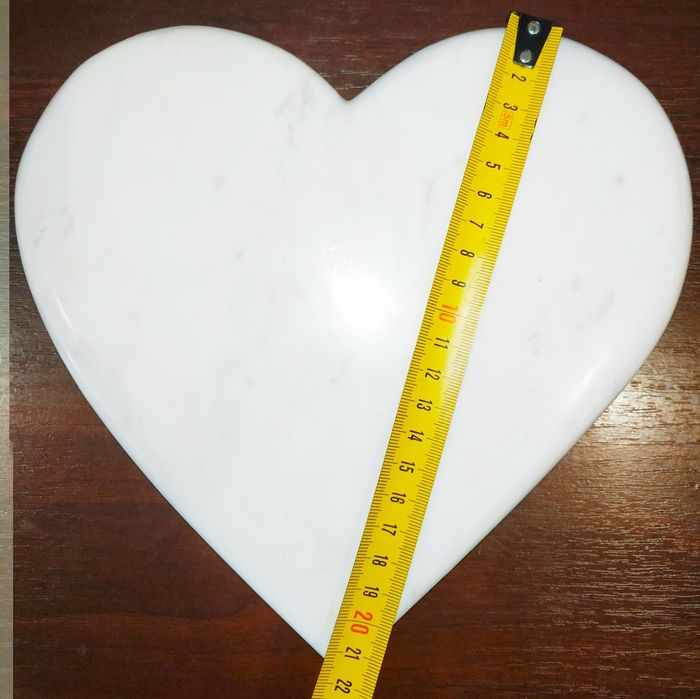 Подарунок велике серце з білого мармуру