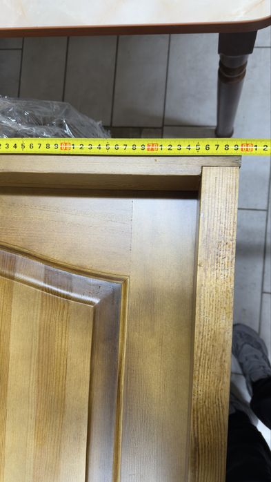 Двері деревʼяні в комплекті