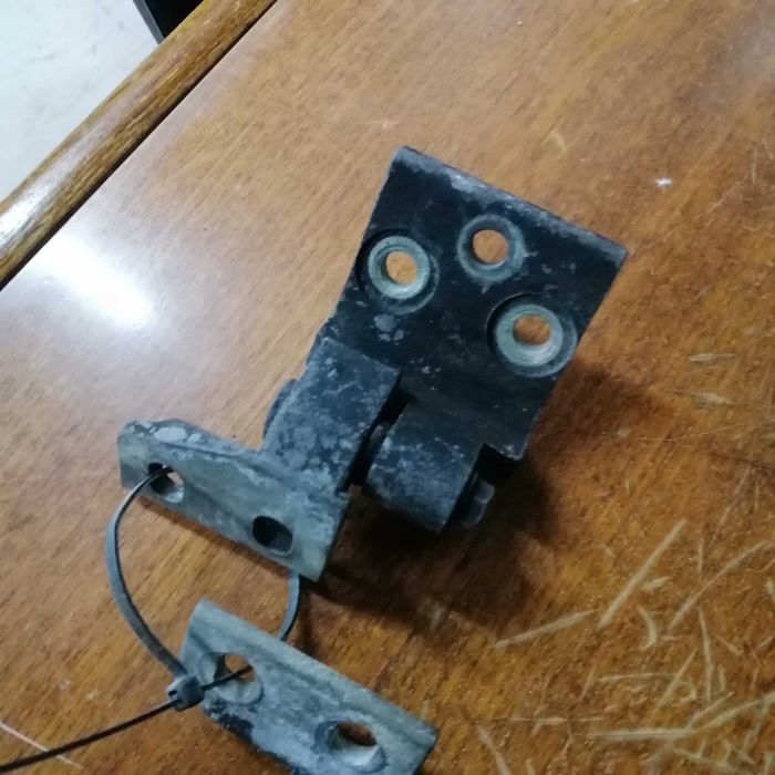 завіси петлі на передні двері сітроен берлінго пежо партнер